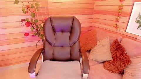 Marien online show from 02.26.25