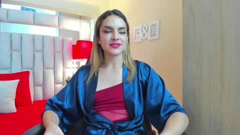 Snapshot of mariiahneedles chatting on 01.07.25 mariiahneedles online show from 01.07.25