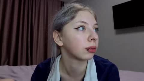 Snapshot of marikorin chatting on 02.23.25 Mariko and Rin online show from 02.23.25