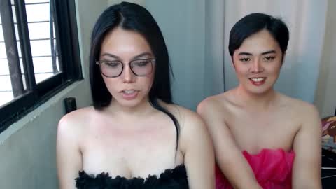 Snapshot of marikosue01 chatting on 02.01.25 marikosue online show from 02.01.25