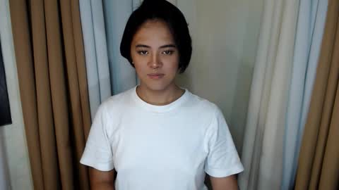 Snapshot of marikosue01 chatting on 10.21.25 marikosue online show from 10.21.25