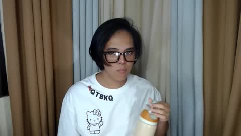 Snapshot of marikosue01 chatting on 11.05.25 marikosue online show from 11.05.25