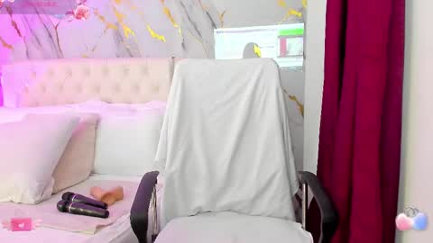 Snapshot of marilyn_allen chatting on 02.17.25 Marilyn online show from 02.17.25