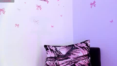 Snapshot of marilyndupont chatting on 11.18.25 Marilyn online show from 11.18.25