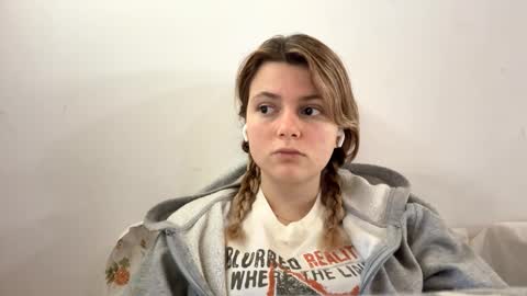 Esma online show from 12.03.25