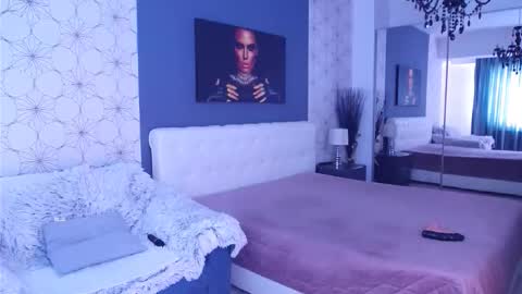 Mary Mais online show from 10.10.25