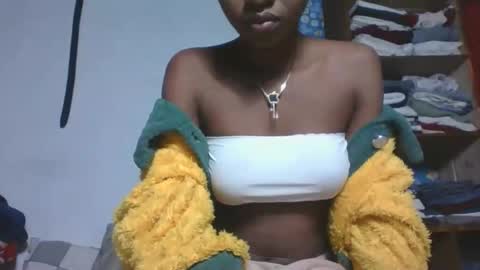 Snapshot of marinagold69 chatting on 05.16.26 marinagold69 online show from 05.16.26