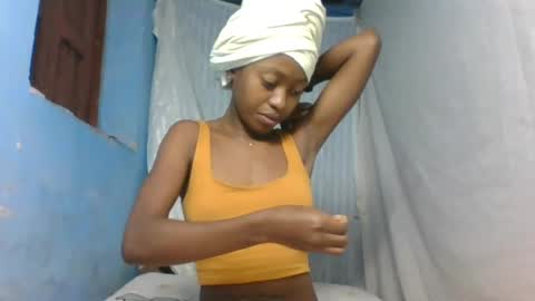 Snapshot of marinagold69 chatting on 06.15.26 marinagold69 online show from 06.15.26