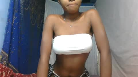 Snapshot of marinagold69 chatting on 06.18.26 marinagold69 online show from 06.18.26