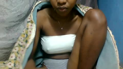 Snapshot of marinagold69 chatting on 06.25.26 marinagold69 online show from 06.25.26