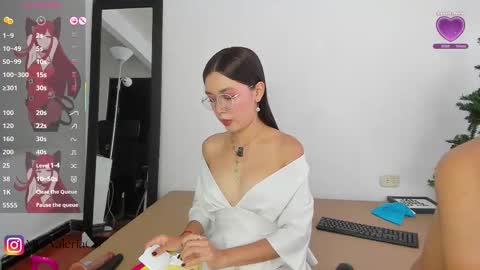 marioandmia online show from 10.12.25