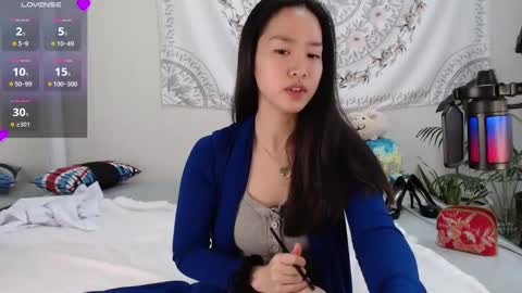 Snapshot of marissapeach chatting on 12.17.24 MarissaPeach online show from 12.17.24