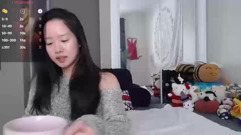 Snapshot of marissapeach chatting on 10.19.25 MarissaPeach online show from 10.19.25