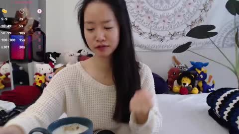 Snapshot of marissapeach chatting on 11.10.25 MarissaPeach online show from 11.10.25