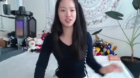 Snapshot of marissapeach chatting on 12.20.25 MarissaPeach online show from 12.20.25