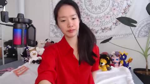 Snapshot of marissapeach chatting on 12.22.25 MarissaPeach online show from 12.22.25