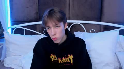 Snapshot of mark_branston chatting on 10.03.25 Mark online show from 10.03.25