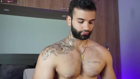 Mark online show from 10.11.25