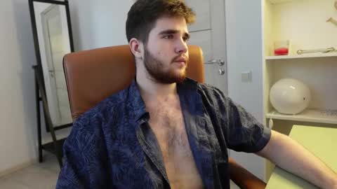 Snapshot of mark_maxim chatting on 10.20.25 MARK MAXIM online show from 10.20.25