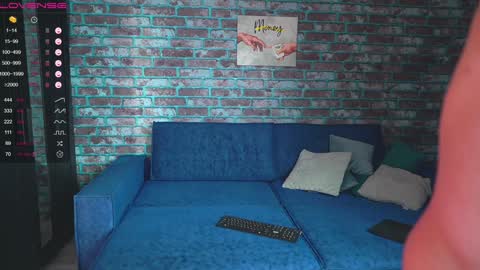 Mark online show from 02.04.25