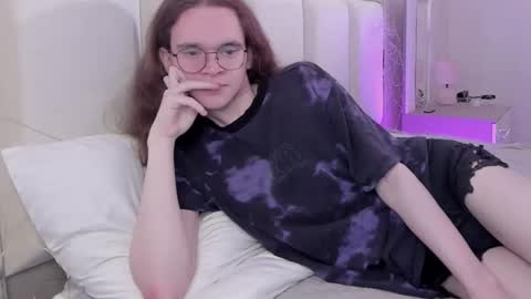 Snapshot of markglover chatting on 11.14.25 Mark online show from 11.14.25