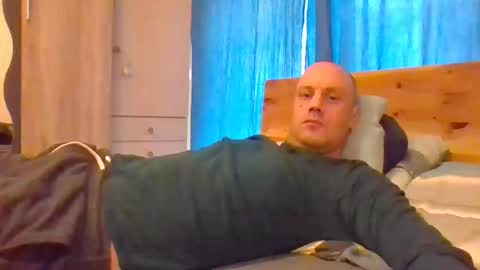 Snapshot of markus_7 chatting on 10.28.25 markus_7 online show from 10.28.25