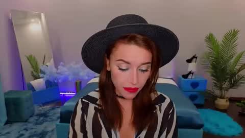 Snapshot of marladewis chatting on 09.20.25 MarlaDewis online show from 09.20.25