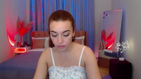 Snapshot of marladewis chatting on 10.16.25 MarlaDewis online show from 10.16.25