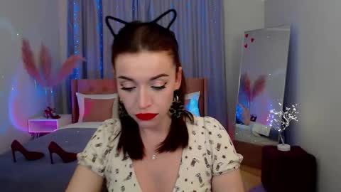 Snapshot of marladewis chatting on 11.16.25 MarlaDewis online show from 11.16.25