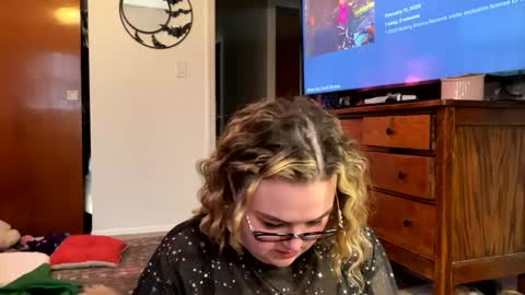 Snapshot of maroon_moon chatting on 02.13.25 maroon_moon online show from 02.13.25