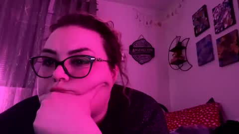 Snapshot of maroon_moon chatting on 03.11.25 maroon_moon online show from 03.11.25