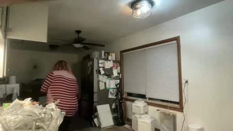 Snapshot of maroon_moon chatting on 11.30.25 maroon_moon online show from 11.30.25