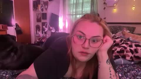 maroon_moon online show from 04.22.26