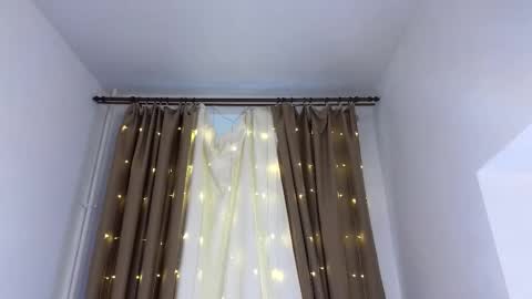 Snapshot of marrie_coy chatting on 09.18.25 Marrie online show from 09.18.25