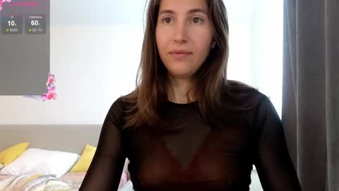 Snapshot of marrycolins chatting on 09.20.25 marrycolins online show from 09.20.25