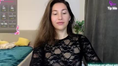 Snapshot of marrycolins chatting on 10.22.25 marrycolins online show from 10.22.25