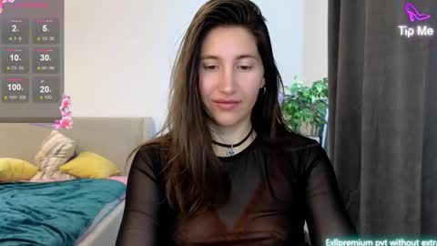 Snapshot of marrycolins chatting on 10.23.25 marrycolins online show from 10.23.25