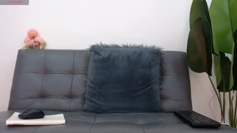 marthina thompson online show from 02.05.25