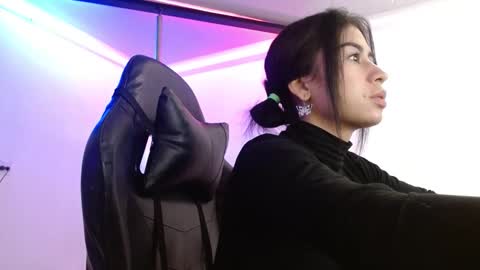 100 explicit here. follow  online show from 02.08.26