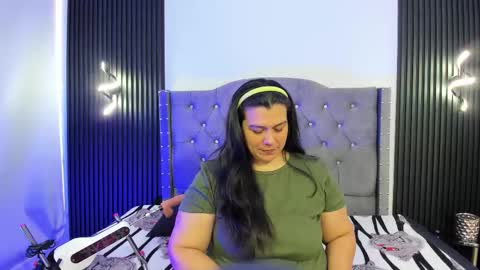 Snapshot of martina_foxy_ chatting on 10.09.25 MARTINA online show from 10.09.25