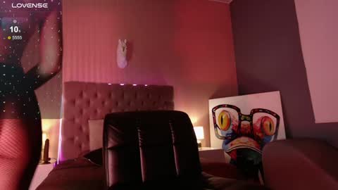 Snapshot of martina_haley chatting on 12.14.24 Martina online show from 12.14.24