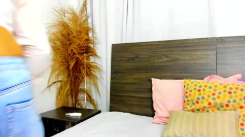 martina mIIler online show from 02.05.25