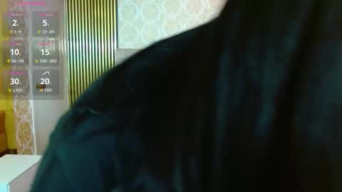 Snapshot of martina_tay chatting on 12.20.25 Hey im martina online show from 12.20.25