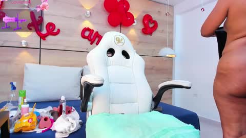 martina touss  online show from 02.13.25