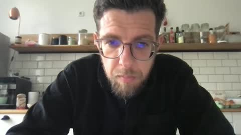 Snapshot of martinmagic467657 chatting on 04.16.26 martinmagic467657 online show from 04.16.26