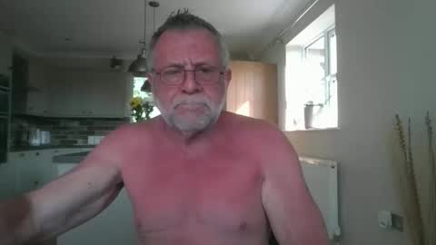 Snapshot of martinrgbxxxx chatting on 05.25.26 martinrgbxxxx online show from 05.25.26