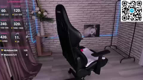 Snapshot of mary__bailey chatting on 11.27.25 mary__bailey online show from 11.27.25