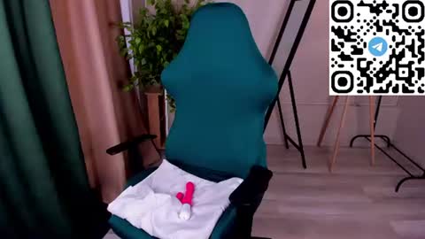Snapshot of mary__bailey chatting on 06.25.26 mary__bailey online show from 06.25.26