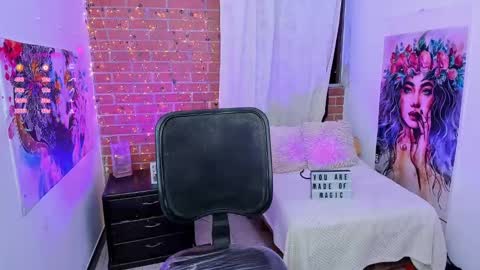      online show from 02.02.25