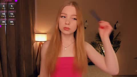 Snapshot of mary_hope_u chatting on 03.08.25 Mary online show from 03.08.25